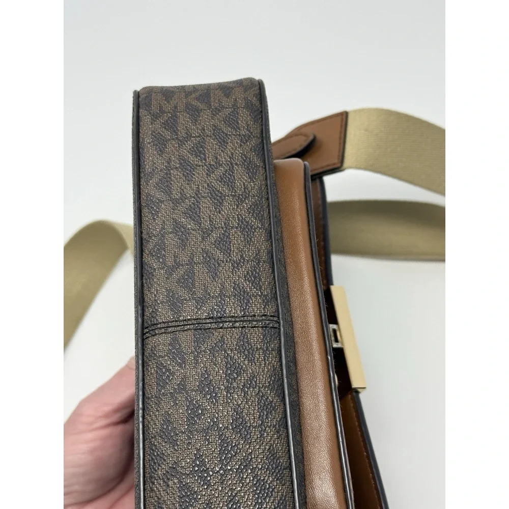 MICHAEL KORS SLOAN EDITOR BROWN MK MEDIUM FLAP CENTER STRIPE MESSENGER BAG